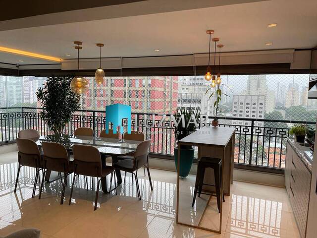 #110E - Apartamento para Venda em São Paulo - SP