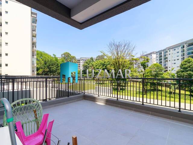 #827LZ - Apartamento para Venda em São Paulo - SP