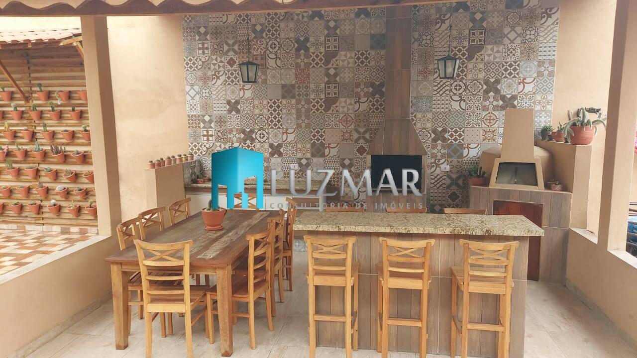 Casa, 3 quartos, 250 m² - Foto 1