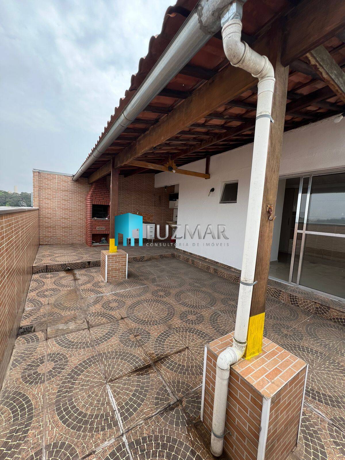 Apartamento à venda com 3 quartos, 135m² - Foto 2