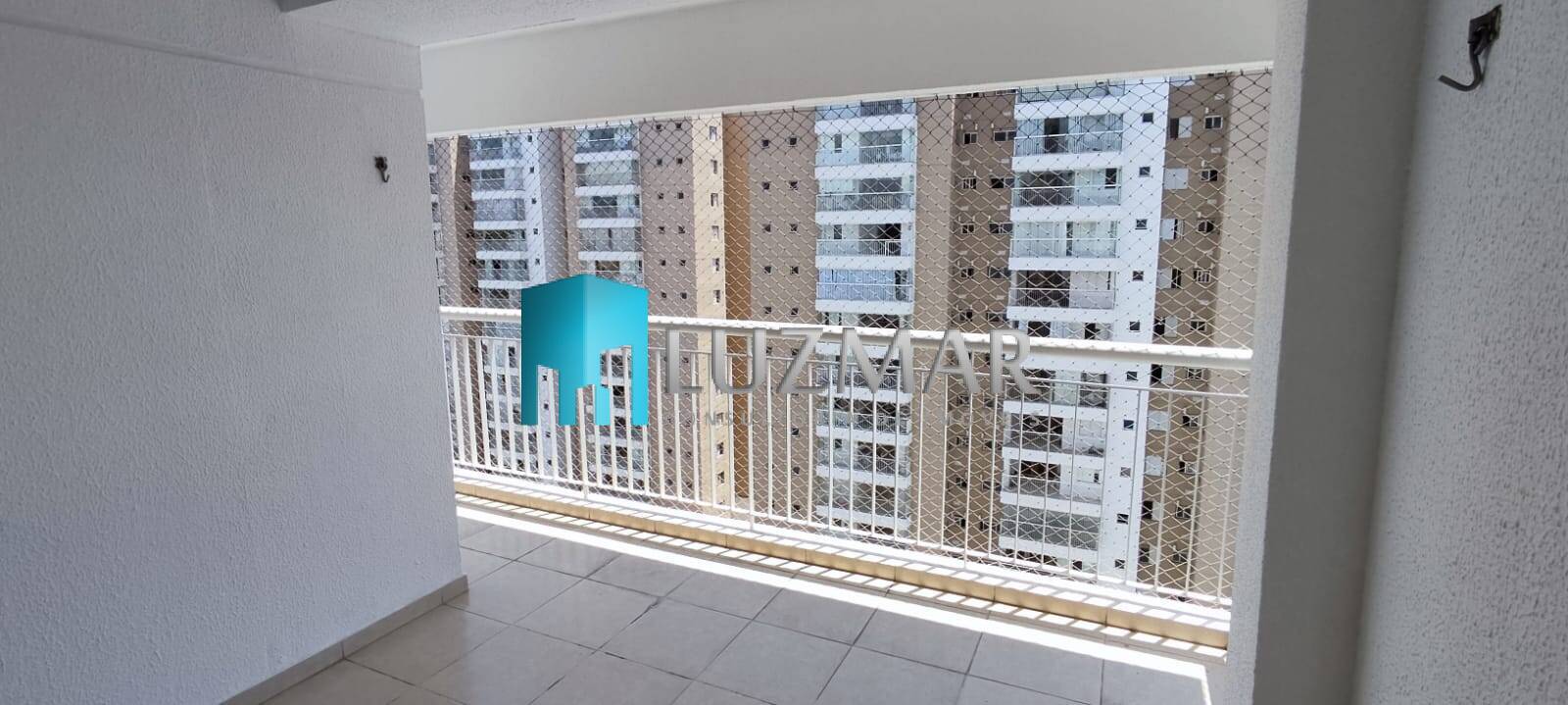 Apartamento à venda com 2 quartos, 69m² - Foto 3