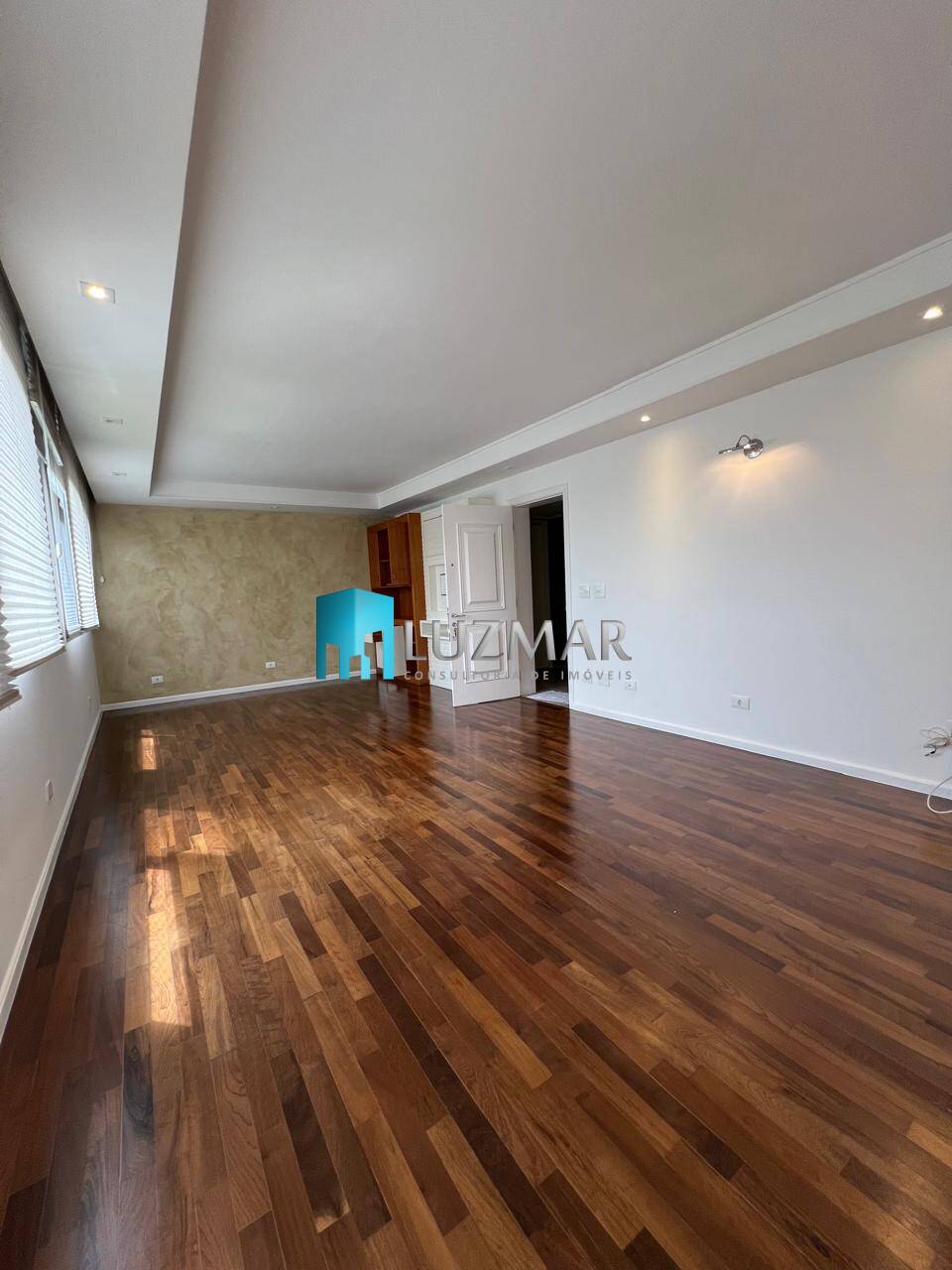 Apartamento, 3 quartos, 140 m² - Foto 1