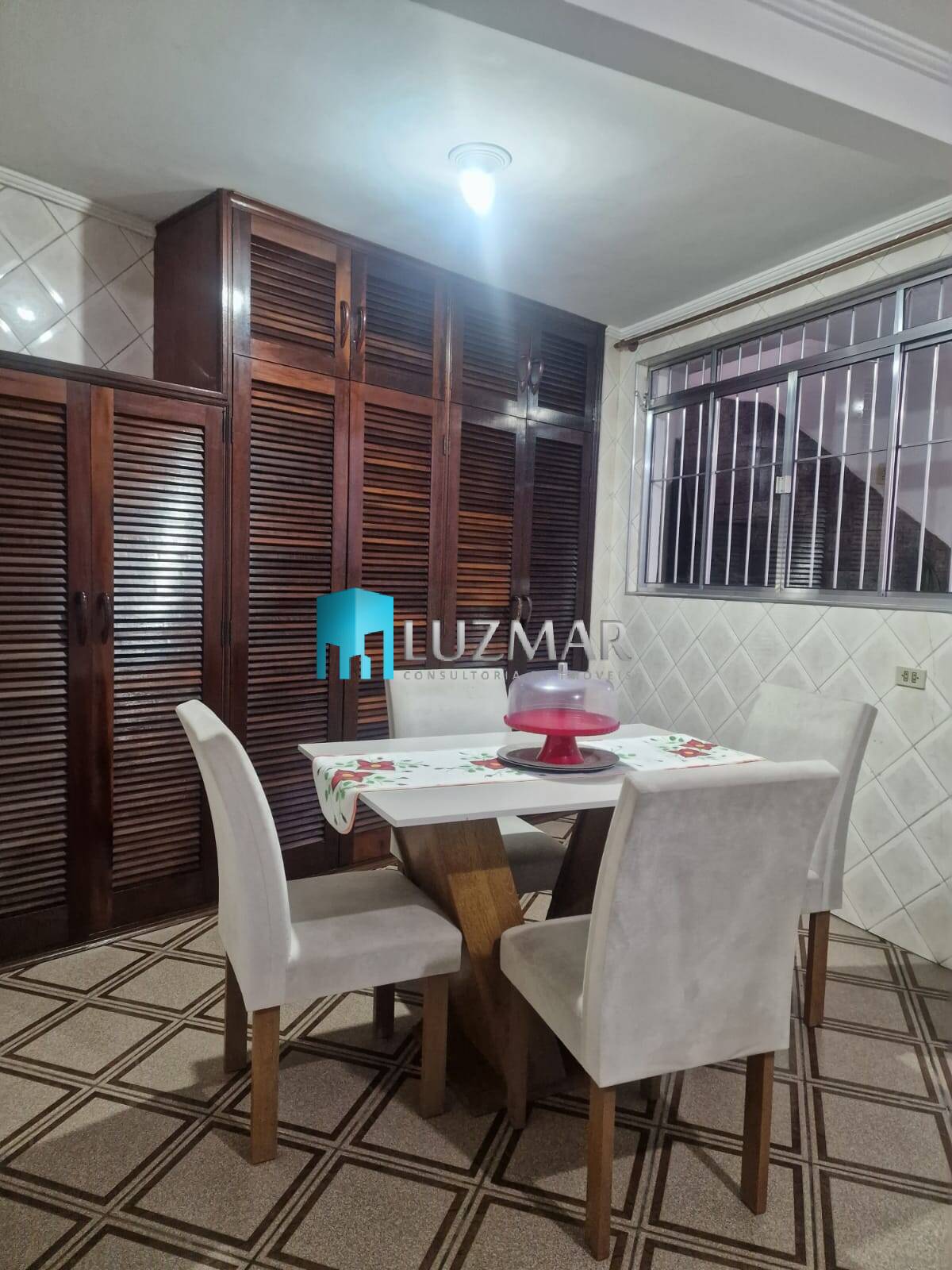 Casa, 4 quartos, 180 m² - Foto 4